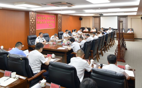 beat365举行深入贯彻中央八项规定精神学习教育专题党课